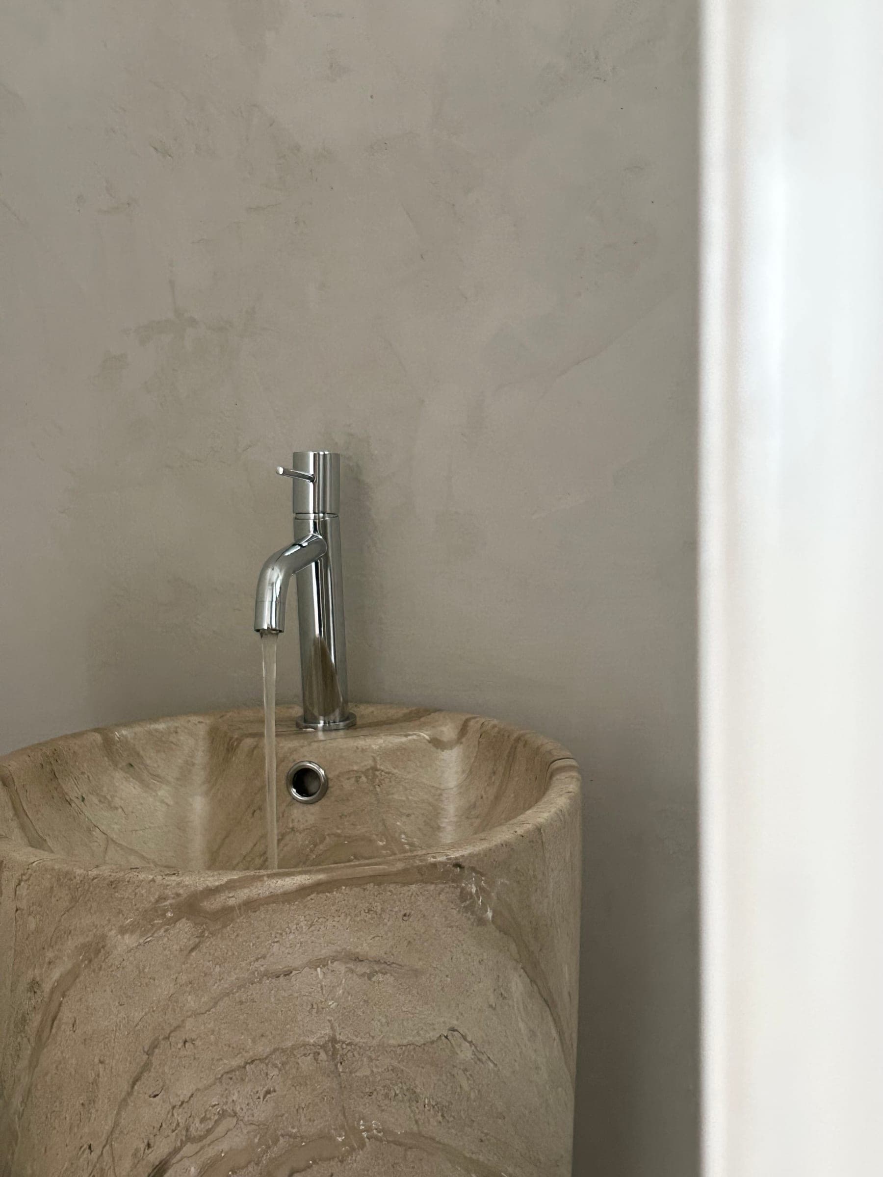 Gäst-WC med piedestalhandfat