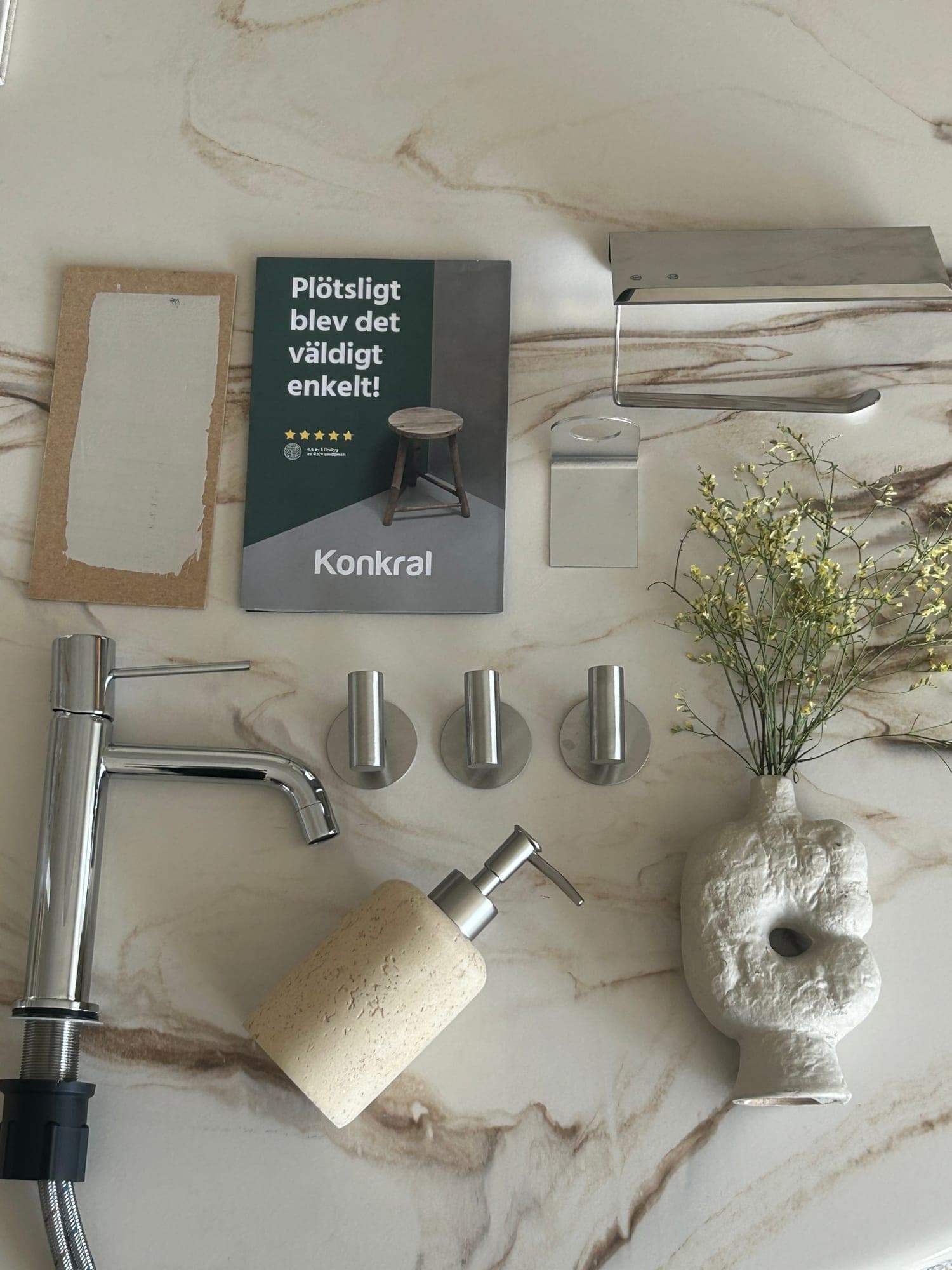 Verktyg och material för läggning av microcement uppradade