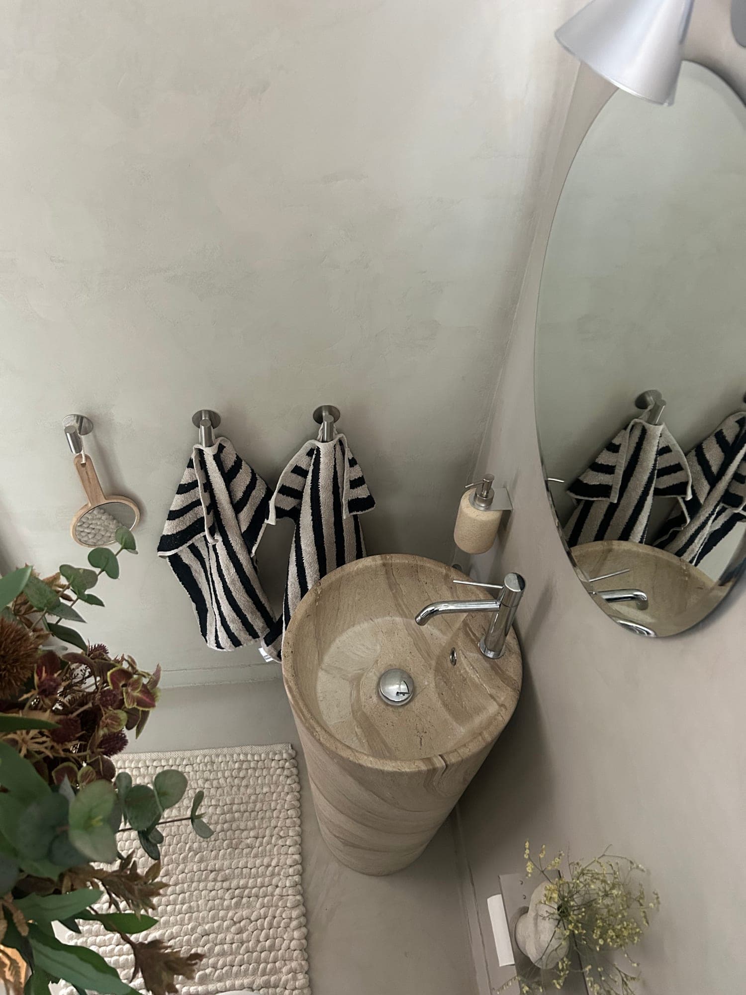 Gäst-WC med piedestalhandfat